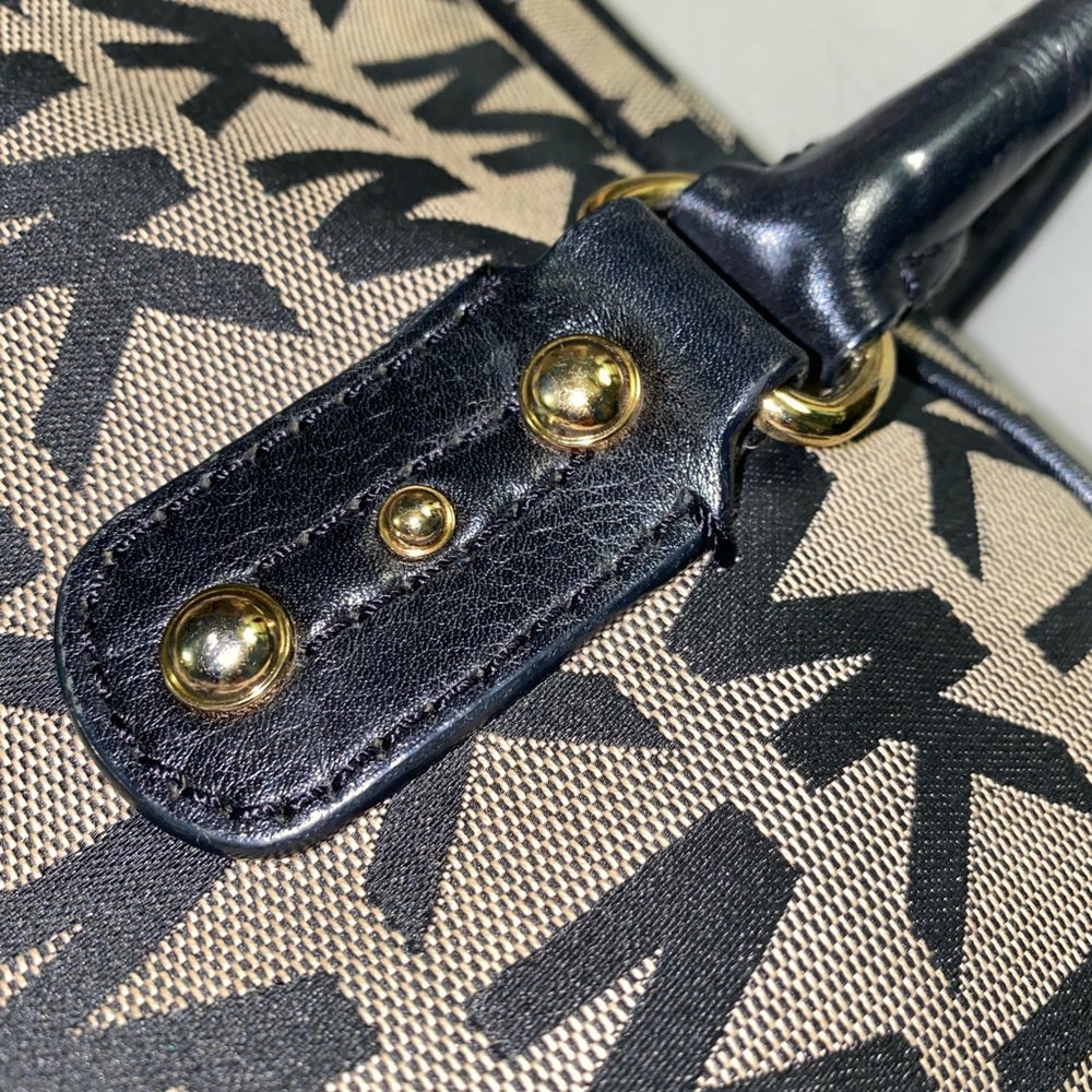 Authentic Michael Kors Satchel - Picture 10 of 16